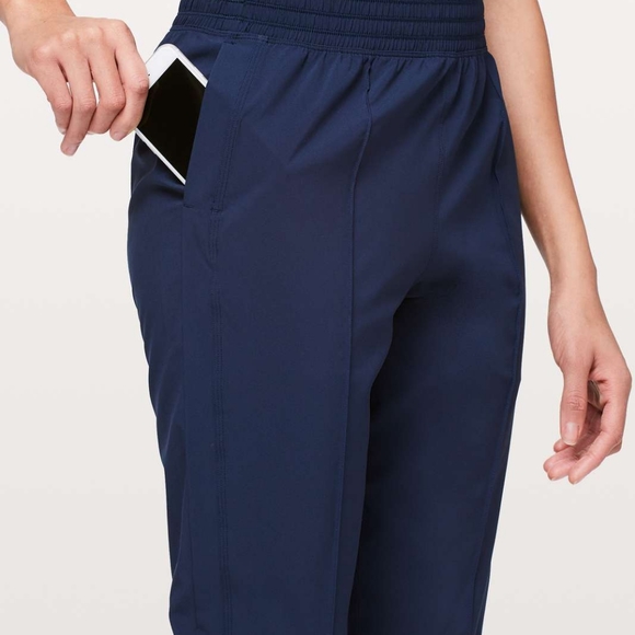 Lululemon Wanderer Jogger - Picture 2 of 5